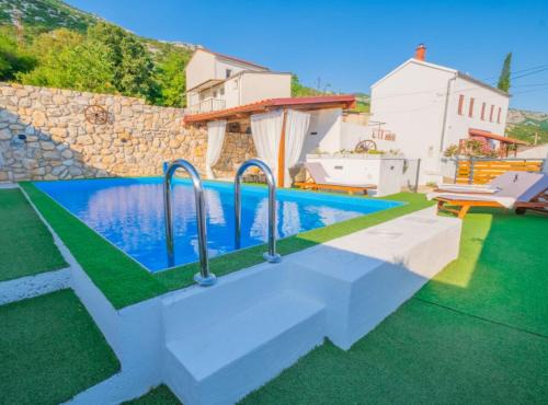Tribalj Casa | Exquisite Holiday Home with Private Pool and Sauna