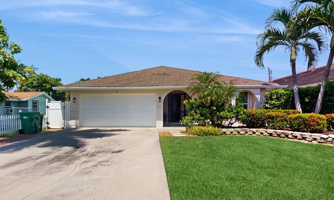 Naples Park Casa | Exquisite home with private pool, washer & dryer, and bikes