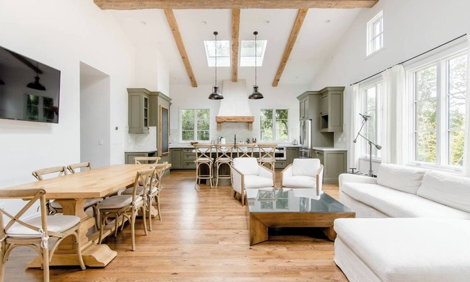 Woodside Casa | Exquisite luxury executive 2-suite cottage