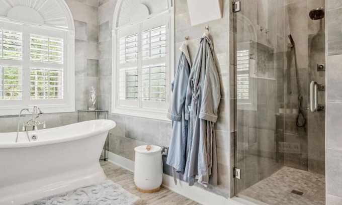 Murrells Inlet Casa | Exquisite Luxury, 10 Mins to Restaurants, Beach, and River in Gated Community