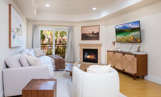 West Los Angeles Apartamento | Exquisite Modern 2BR Apt in Prime Location!