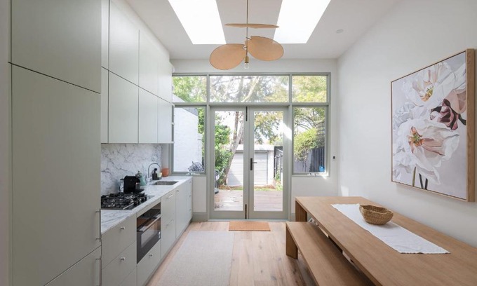 Newtown Casa | Exquisite Modern 3 Bed Home in Newtown w Parking