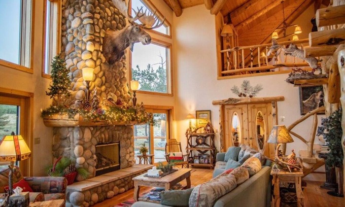 Red Lodge Casa | Exquisite Mountain Cabin with Breathtaking Views In All Directions