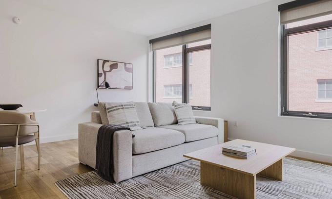 Navy Yard Apartamento | Exquisite Navy Yard Jr 1BR w/ Gym, near Nightlife & Food, by Blueground