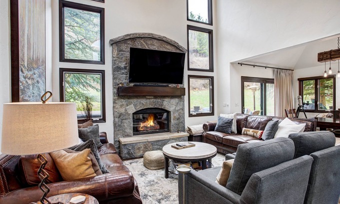 Edwards Casa | Exquisite, Private Mountain Home Retreat by RedAwning