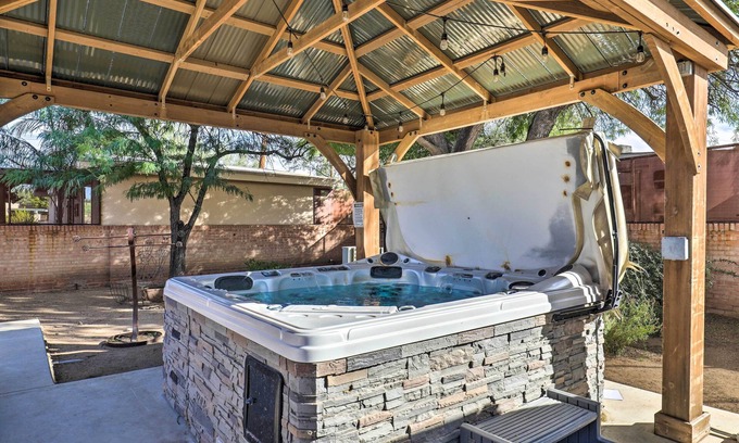 Tucson Cabaña | Exquisite Tucson Casita by Panto River Park Trail!