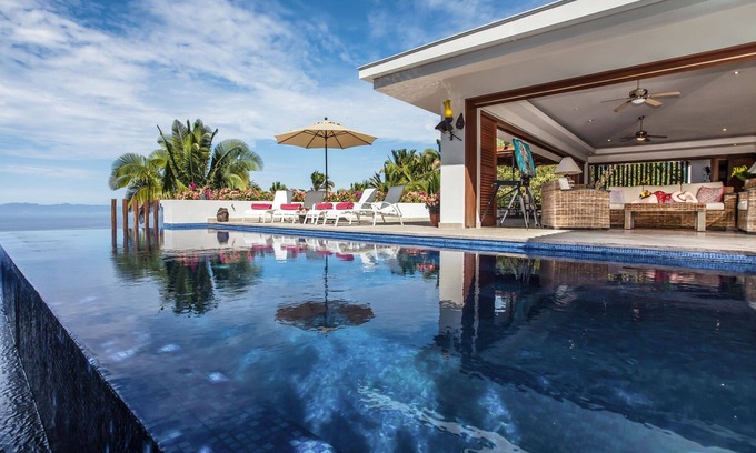 Conchas Chinas Villa | Exquisita villa, majestuosas vistas, ideal para familias, amigos y reuniones