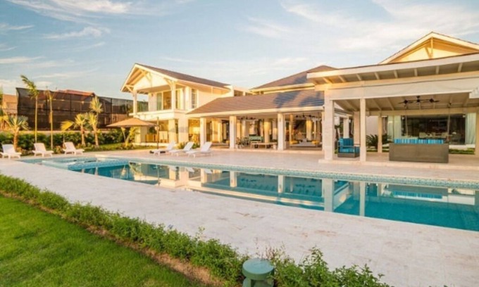 Casa de Campo Villa | Exquisite Villa overlooking the Dye Fore Golf Course