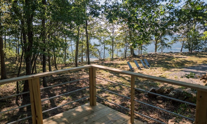Menlo Cabina | Camping Retreat Bunkhouse - Cliffside Campsite w/Amazing Views - Cloudland Canyon Park