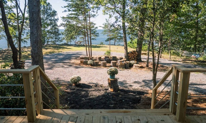 Menlo Cabina | Includes 3 separate units - Ultimate Cliffside Camping Retreat w/Amazing Views - Cloudland Canyon