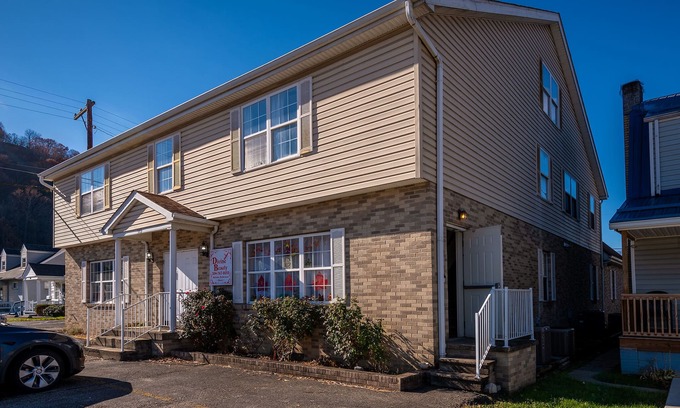 Kanawha City Apartamento | Extended Stay, 3 bed, 2 bath, family friendly.