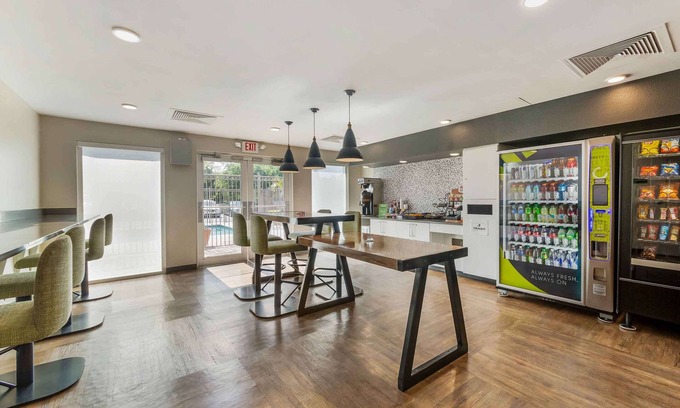 Doral Hotel | Extended Stay America Premier Suites - Miami - Airport - Doral - 25th Street