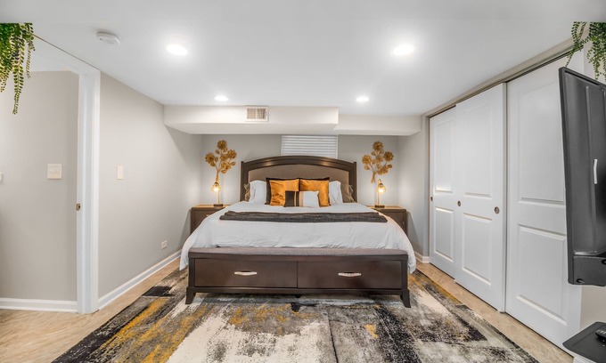 Forestview Casa | Extended Stay Berwyn FHS Rental