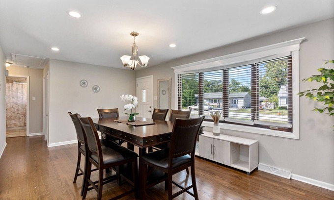 Oak Lawn Casa | Extended Stay Oak Lawn FHS Rental