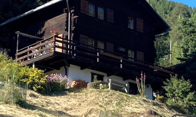 St. Luc Chalet De Esquí | Exterior: 4-room chalet for 6 (or even 7) people, with balconies, open view, very well located close