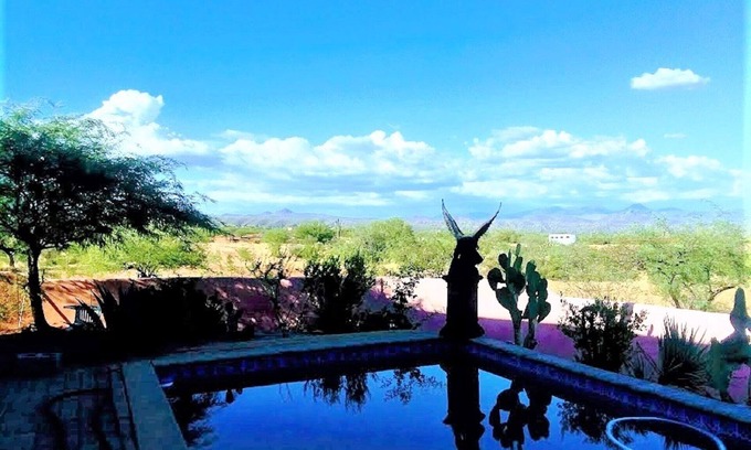 Rio Verde Foothills Apartamento | EXTRA large studio, located on 2.5 acres, totally privacy, great views, dogs ok.