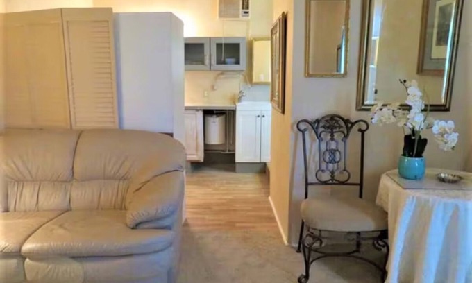 Rio Verde Foothills Apartamento | EXTRA large studio, located on 2.5 acres, totally privacy, great views, dogs ok.