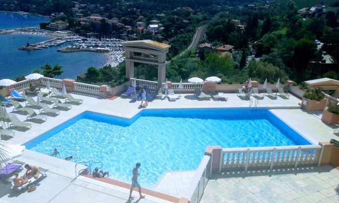 Theoule-sur-Mer Apartamento | Extremely beautiful and charming apartment in a unforgettable location, recently renovated