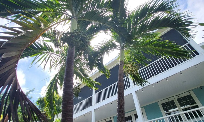 George Town Casa | Amazing Views - Exuma Family Vacation Home - Spacious, Convenient, Comfortable.