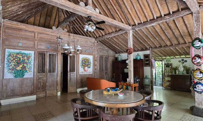 Prambanan Villa | Eyang Residence Limasan Kebon Dalem