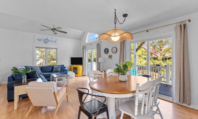 Emerald Isle Casa | Eyes of the Ocean - Peaceful Beach Retreat