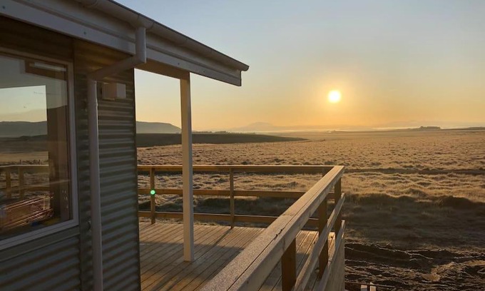 Selfoss Casa | EYVÍK Cottages - Private HOT TUB!