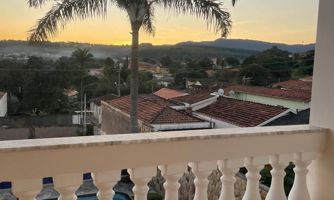 Sao Pedro Casa | Férias Relaxantes e Área de Lazer Completa com Piscina, Sauna e Área Gourmet