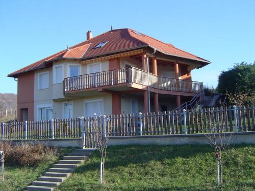 Orfu Apartamento | Fügefa Vendégház