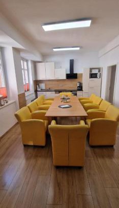 Daberstedt Apartamento | Für Gruppen und Familien - große Ferienwohnung Nähe Stadtpark, 4 Schlafzimmer, 2 Bäder, Terrasse, Parkplatz