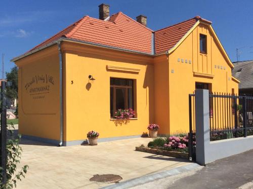 Balatonfured Apartamento | Füredi Virág Villa