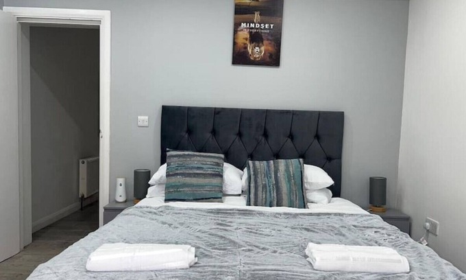 Redbridge Apartamento | Apartamento-Baño Privado-Vista al Jardín-F3- 690 Cranbrook