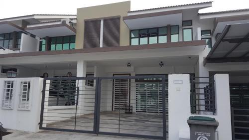 Taman Bukit Dahlia Casa | F.A Guesthouse Pasir Gudang