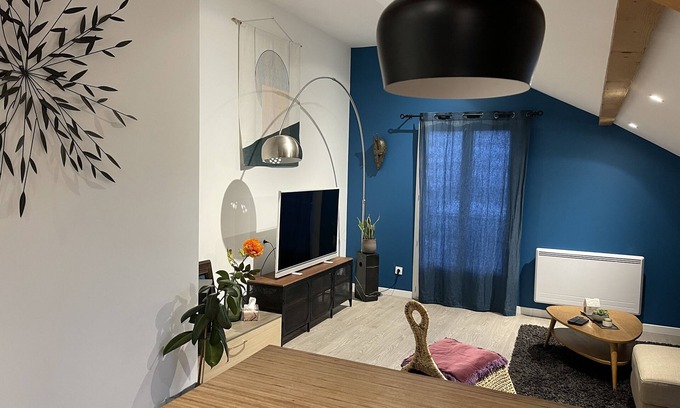 Cran-Gevrier Apartamento | F1 de 50 m2 hecho de nuevo, tiene nueve colores tranquilos y cómodos.