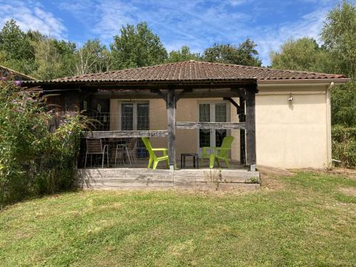 Compreignac Apartamento | F1 noir/anis, avec terrasse couverte et jardin (E)