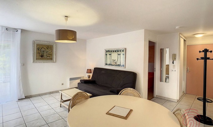 Lamalou-les-Bains Apartamento | Apartamento F2 en Lamalou, terraza, wifi, mascotas permitidas, cerca del centro y termas