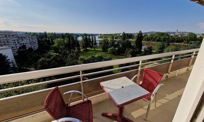 Bellerive-sur-Allier Apartamento | F2 Avec Superbe Vue, Idéal Curiste