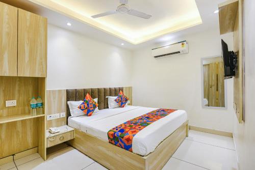 Adarsh Nagar Hotel | FabExpress Luxury Inn Adarsh Nagar Metro
