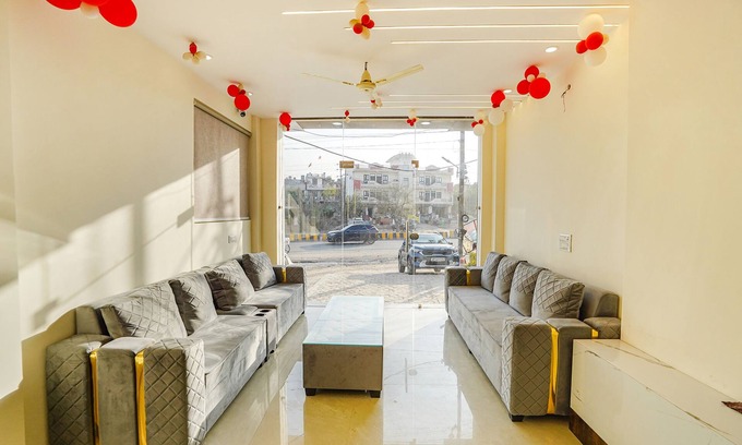 Delhi Hotel | Fabexpress Red Diamond