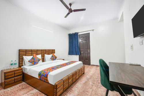 South City I Casa | FabExpress Royal Casa