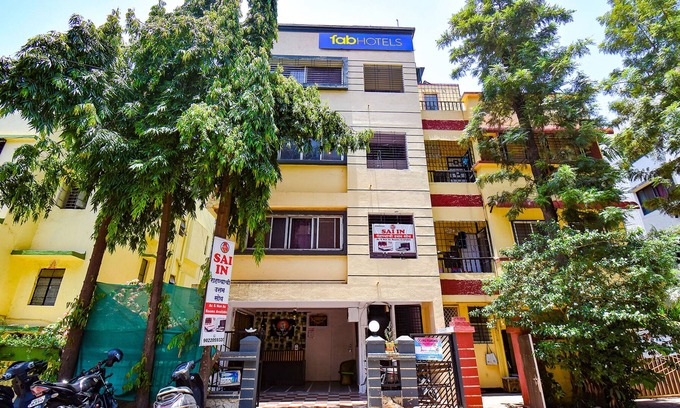 Koregaon Park Hotel | Fabexpress Sai Inn