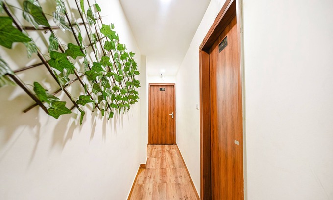 Delhi Hotel | FabExpress Santosh Residency