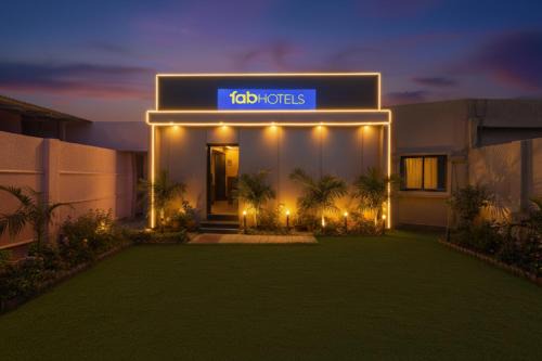 Andheri West Hotel | FabExpress Sumit Palace