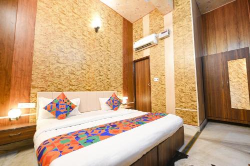 Faridabad Hotel | FabExpress The Grand Palace
