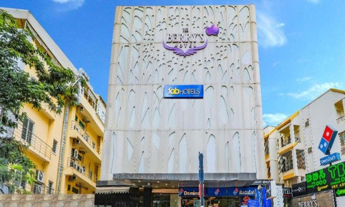 Kadubeesanahalli Hotel | FabHotel Berry's