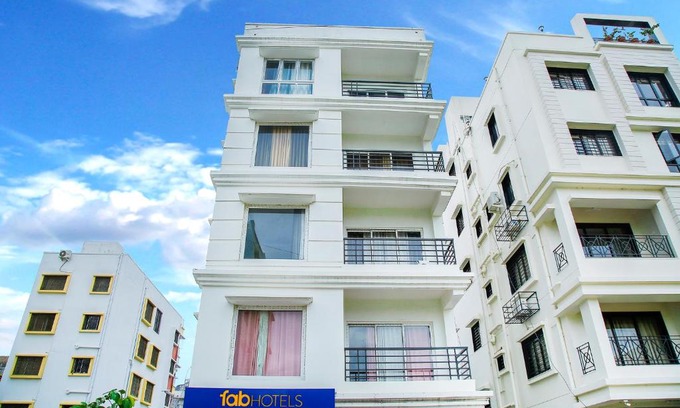 New Town Hotel | FabHotel Eleanora - New Town