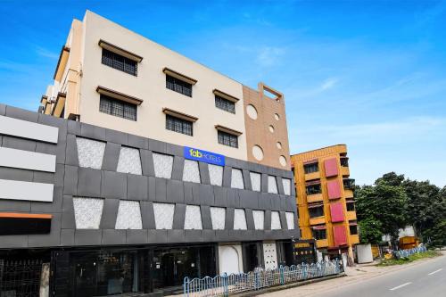 Dumdum Hotel | FabHotel Gokul Residency