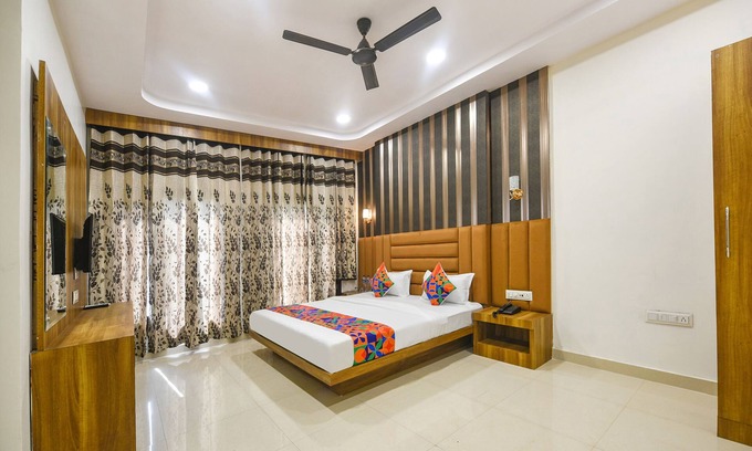 Amritsar Hotel | Fabhotel Golden Tree