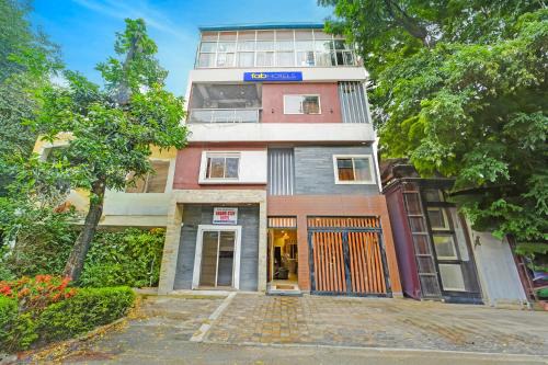 Indore Hotel | FabHotel Grand Stay Ambedkar Nagar