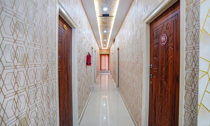 Krishnarajapura Hotel | FabHotel Partha Residency