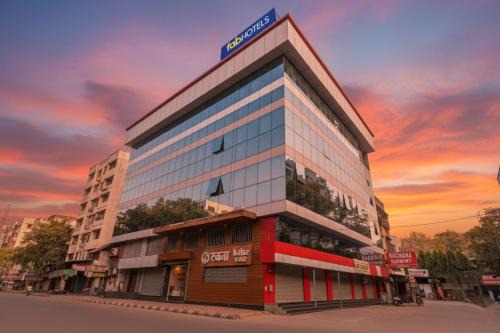 Narveer Tanaji Wadi Hotel | FabHotel Rachana Residency - Nr Shivaji Nagar Metro Station and Railway Station